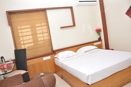 Hotel Rithanns Karumathampatti Karumattampatti Kamer foto
