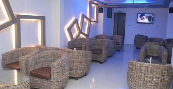 Hotel Rithanns Karumathampatti Karumattampatti Buitenkant foto